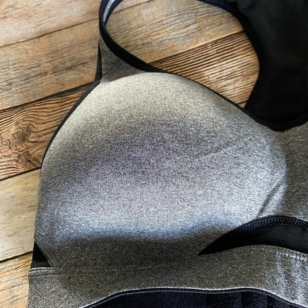 Old Navy Active Sports Bra Gray & Black Size 34C NEW - Picture 6 of 9
